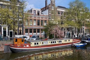 640px-Amsterdam_-_Boathouse_-_0626